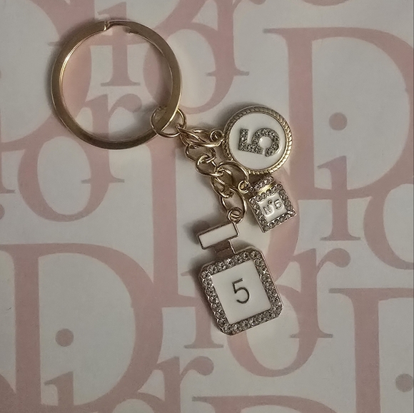 Beautiful small Parfum Bottle Bag charm/Keychain New - Picture 3 of 7